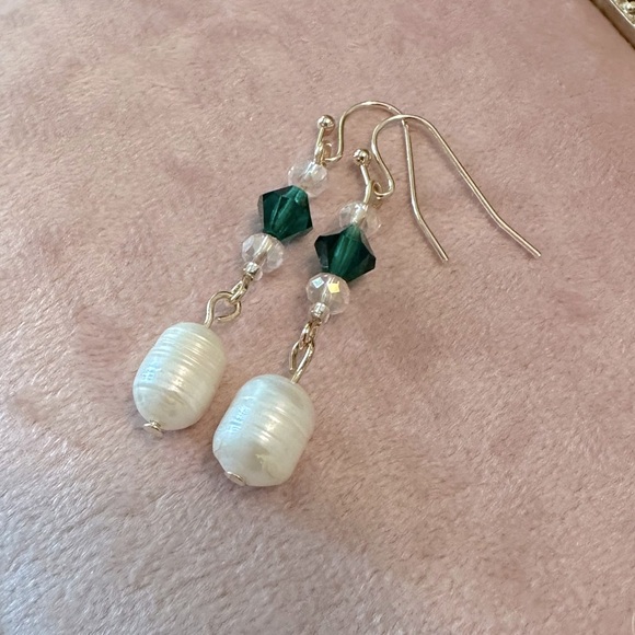 Handmade Pink & Green Crystal Freshwater Pearl Dainty Dangle Earrings Gold Tone - Picture 6 of 8